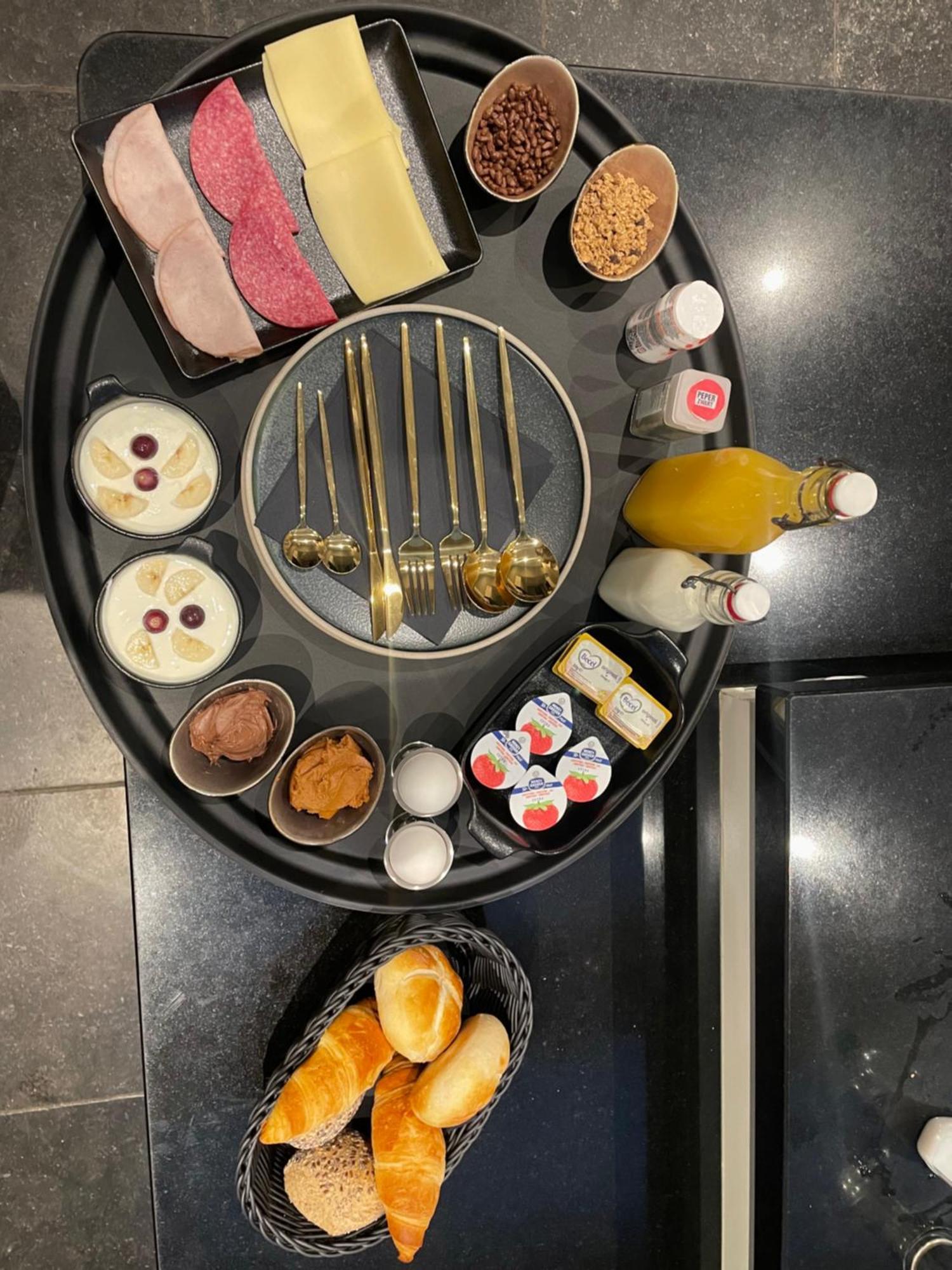 Hush Bed & Breakfast Helmond Bagian luar foto