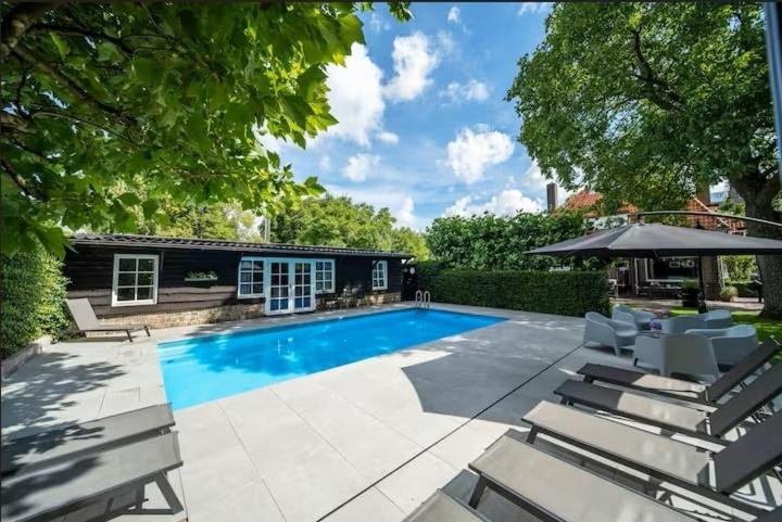 Hush Bed & Breakfast Helmond Bagian luar foto